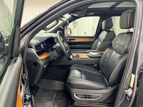 Used 2024 Jeep Grand Wagoneer L Series III image 21