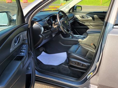 Used 2021 Chevrolet Traverse LT w/ LPO, Floor Liner Package AWD/4WD image 18