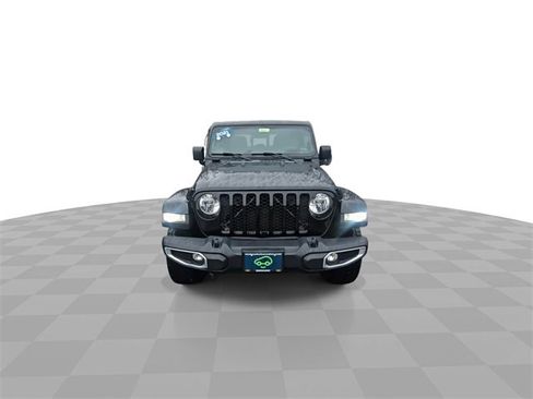Used 2021 Jeep Gladiator Sport image 3