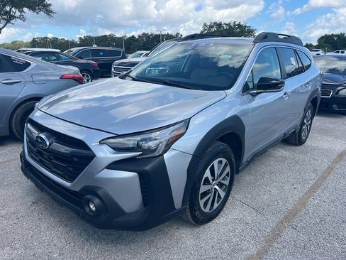 Used 2025 Subaru Outback Premium AWD/4WD image 12