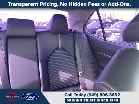 Used 2022 Toyota Camry SE w/ Carpet Mat Package (TMS) FWD image 6