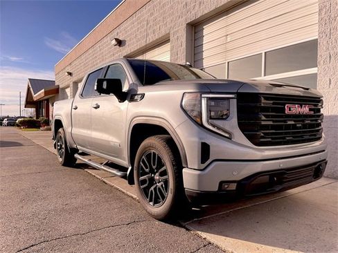 Used 2025 GMC Sierra 1500 Elevation w/ Preferred Package image 10