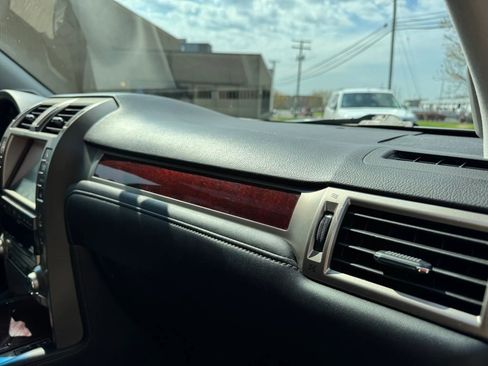 Used 2016 Lexus GX 460 w/ Premium Package AWD/4WD image 28