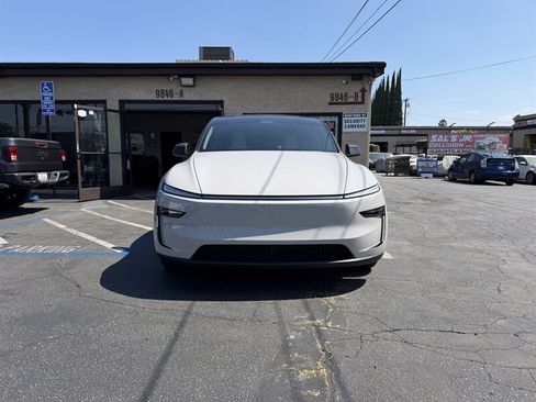 Used 2026 Tesla Model Y AWD image 2