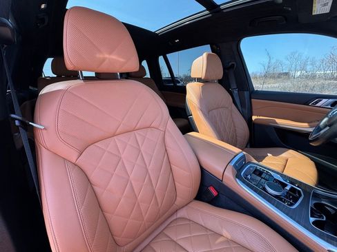 Certified 2024 BMW X7 xDrive40i w/ M Sport Package image 31