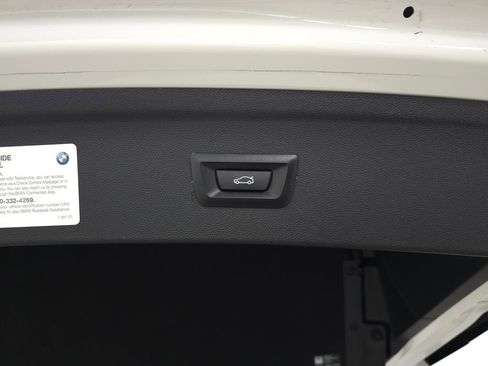 Used 2024 BMW iX xDrive50 w/ Sport Package AWD/4WD image 9