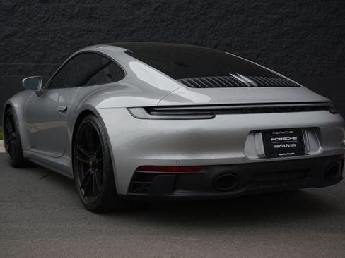 Used 2023 Porsche 911 Carrera GTS RWD image 3