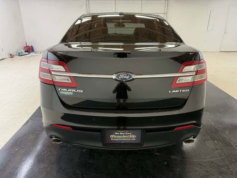 Used 2018 Ford Taurus Limited FWD image 7