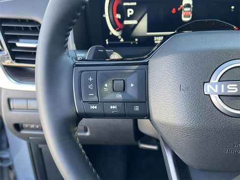 Certified 2025 Nissan Rogue Platinum w/ Tech Package image 11