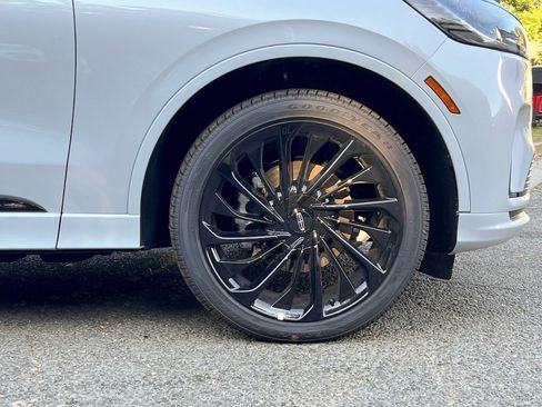 New 2025 Lincoln Aviator Reserve w/ Luxury Package image 5