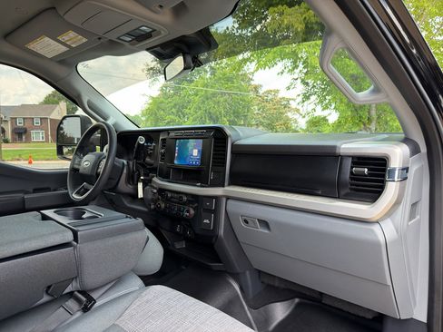 Used 2023 Ford F250 XLT AWD/4WD image 14