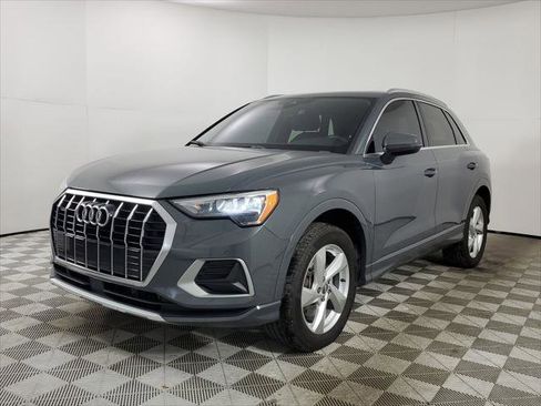 Used 2020 Audi Q3 2.0T Premium w/ Convenience Package AWD/4WD image 4
