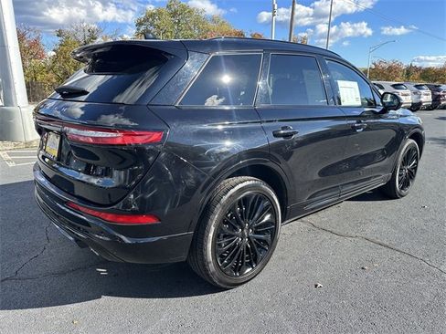 Certified 2023 Lincoln Corsair Reserve w/ Equipment Group 201A image 5