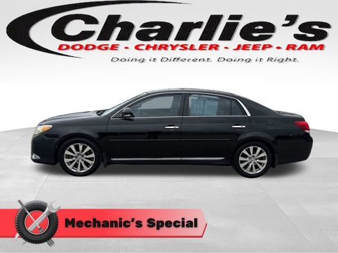 Used 2011 Toyota Avalon Limited FWD image 1
