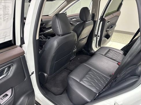 Used 2023 Nissan Rogue Platinum w/ Platinum Premium Package AWD/4WD image 25