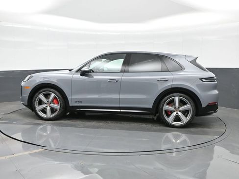 New 2026 Porsche Cayenne GTS image 2
