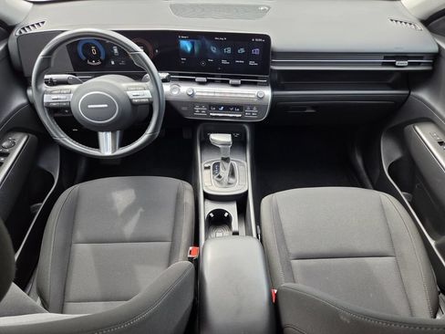 Used 2025 Hyundai Kona SEL AWD/4WD image 12