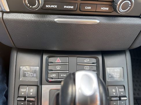 Used 2017 Porsche Macan Turbo image 21