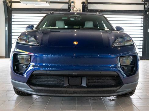 Certified 2025 Porsche Macan 4S Electric AWD/4WD image 7