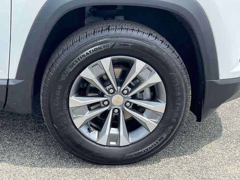 Used 2026 Chevrolet Equinox LT w/ Safety and Technology Package FWD image 7