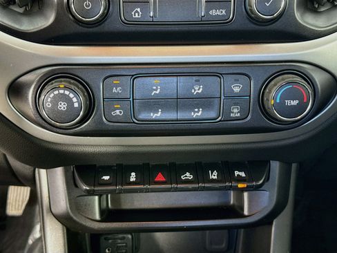 Used 2021 Chevrolet Colorado LT w/ Safety Package RWD image 18