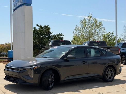 Used 2025 Kia K4 LXS image 6