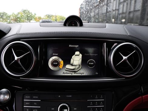 Used 2017 Mercedes-Benz SL 550 image 38