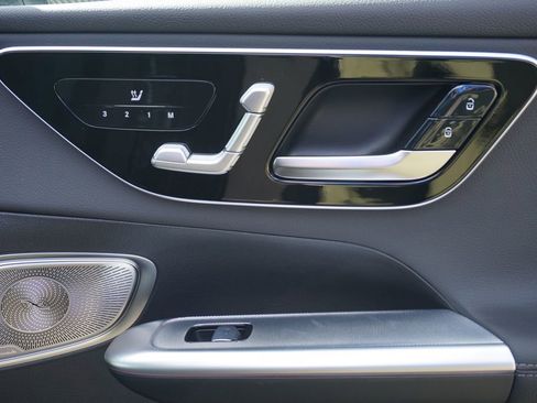 Certified 2025 Mercedes-Benz GLC 300 4MATIC image 60