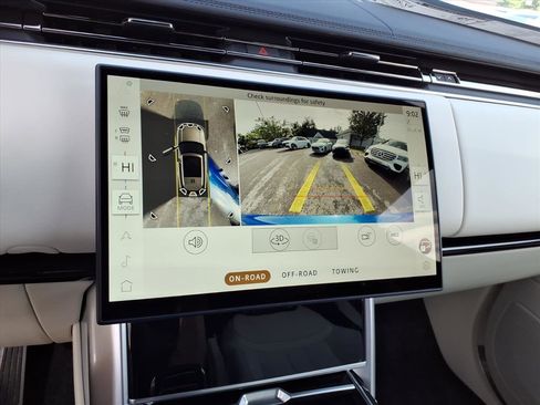 Used 2025 Land Rover Range Rover SE AWD/4WD image 20