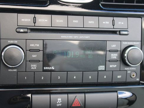 Used 2014 Chrysler 200 Touring image 16