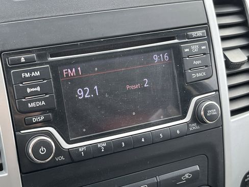 Used 2015 Nissan Frontier SL image 29