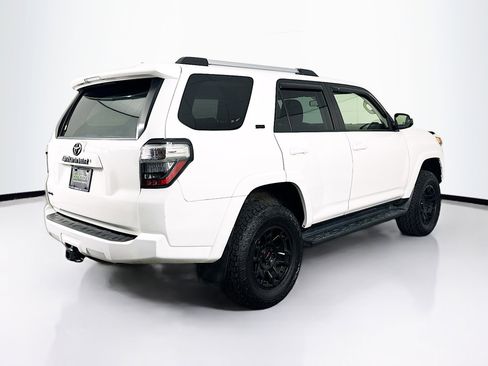 Used 2019 Toyota 4Runner SR5 AWD/4WD image 9