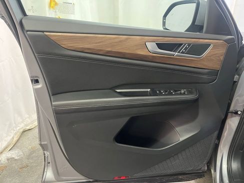 Certified 2026 Volkswagen Atlas SE AWD/4WD image 10