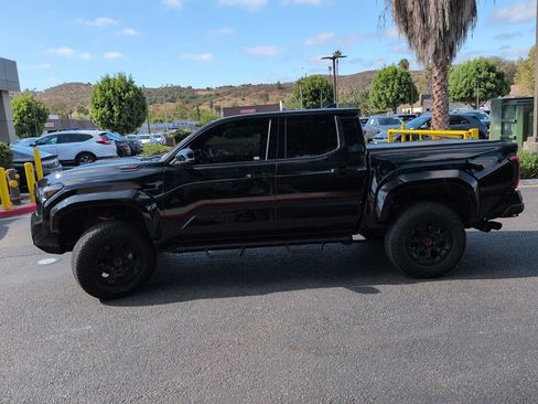 Used 2025 Toyota Tacoma TRD Pro AWD/4WD image 5