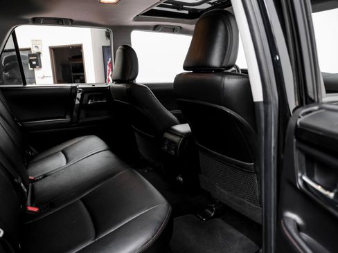 Used 2022 Toyota 4Runner TRD Off-Road Premium w/ Moonroof Package AWD/4WD image 39