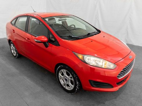 Used 2015 Ford Fiesta SE image 8