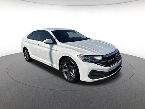 Used 2023 Volkswagen Jetta SE FWD image 1