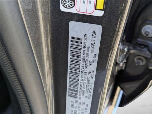 Used 2019 RAM 1500 Laramie image 20