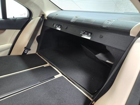 Used 2021 Mercedes-Benz C 300 4MATIC Sedan image 39