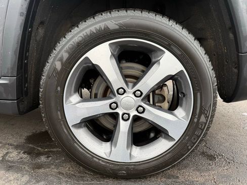 Used 2023 Jeep Grand Cherokee L Limited image 30