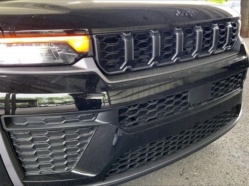 New 2026 Jeep Grand Cherokee L 4WD image 28