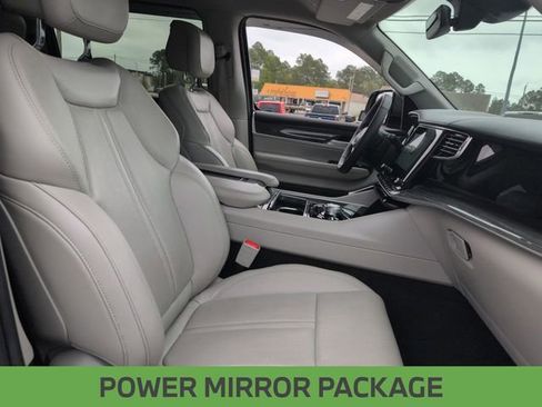 Certified 2022 Jeep Wagoneer Series III AWD/4WD image 25