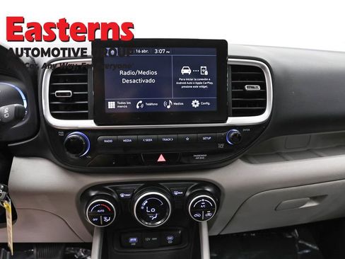 Used 2023 Hyundai Venue SEL image 12