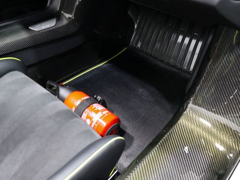 Used 2015 Porsche 918 Spyder image 60