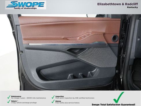 Used 2025 Lincoln Navigator Reserve image 14