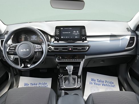 Used 2023 Kia Seltos S FWD image 16