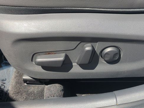 Used 2020 Hyundai Ioniq Limited image 21