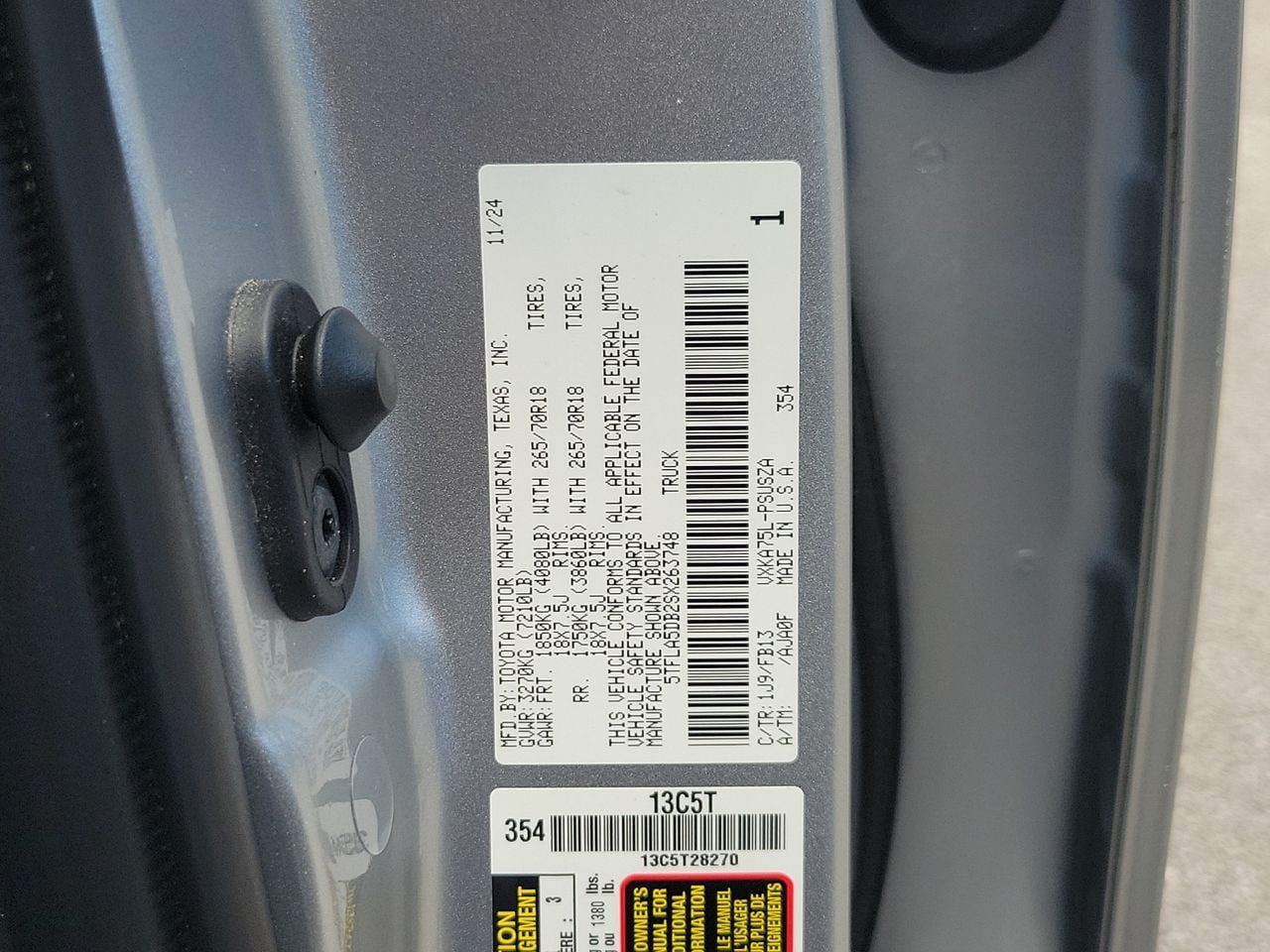 Used 2025 Toyota Tundra SR5 w/ SR5 Convenience Package AWD/4WD image 32