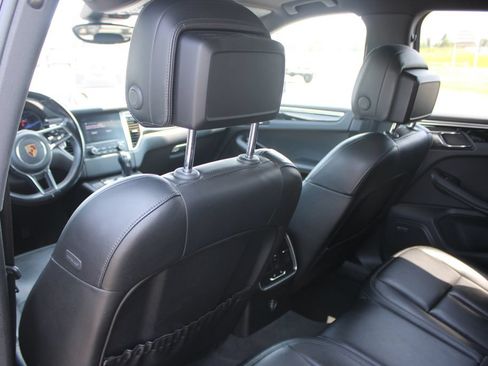 Used 2018 Porsche Macan S AWD/4WD image 25