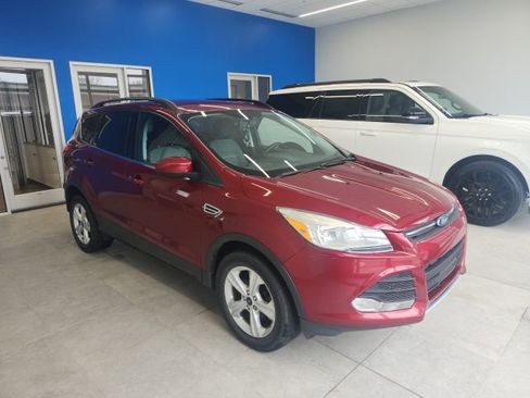 Used 2014 Ford Escape SE w/ Equipment Group 201A image 3
